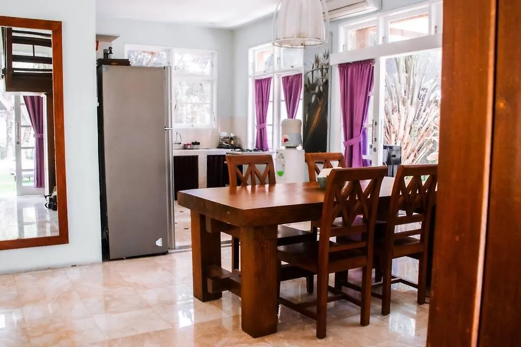 2 Bed Villa With Pool, Big Garden, Central Seminyak 0*, Seminyak (Bali)