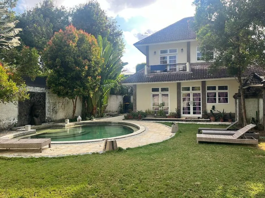 2 Bed Villa With Pool, Big Garden, Central Seminyak Seminyak (Bali)